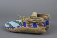 Flathead%20artist%2C%20%3Cb%3E%3Ci%3E%20Moccasins%3C%2Fi%3E%3C%2Fb%3E%2C%20ca.%201880%2C%20glass%20beads%20on%20hide%2C%20The%20Elizabeth%20Cole%20Butler%20Collection%2C%20no%20known%20copyright%20restrictions%2C%202012.126.81a%2Cb